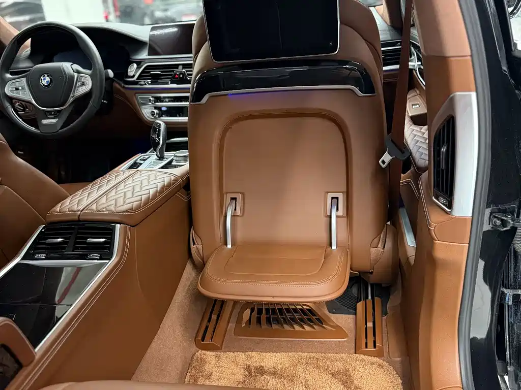 BMW 7 Series 2022 — фото 17