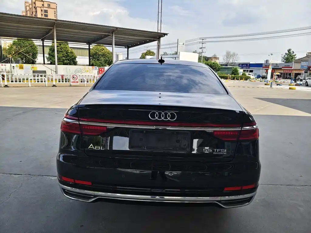 Audi A8 2020 — фото 9