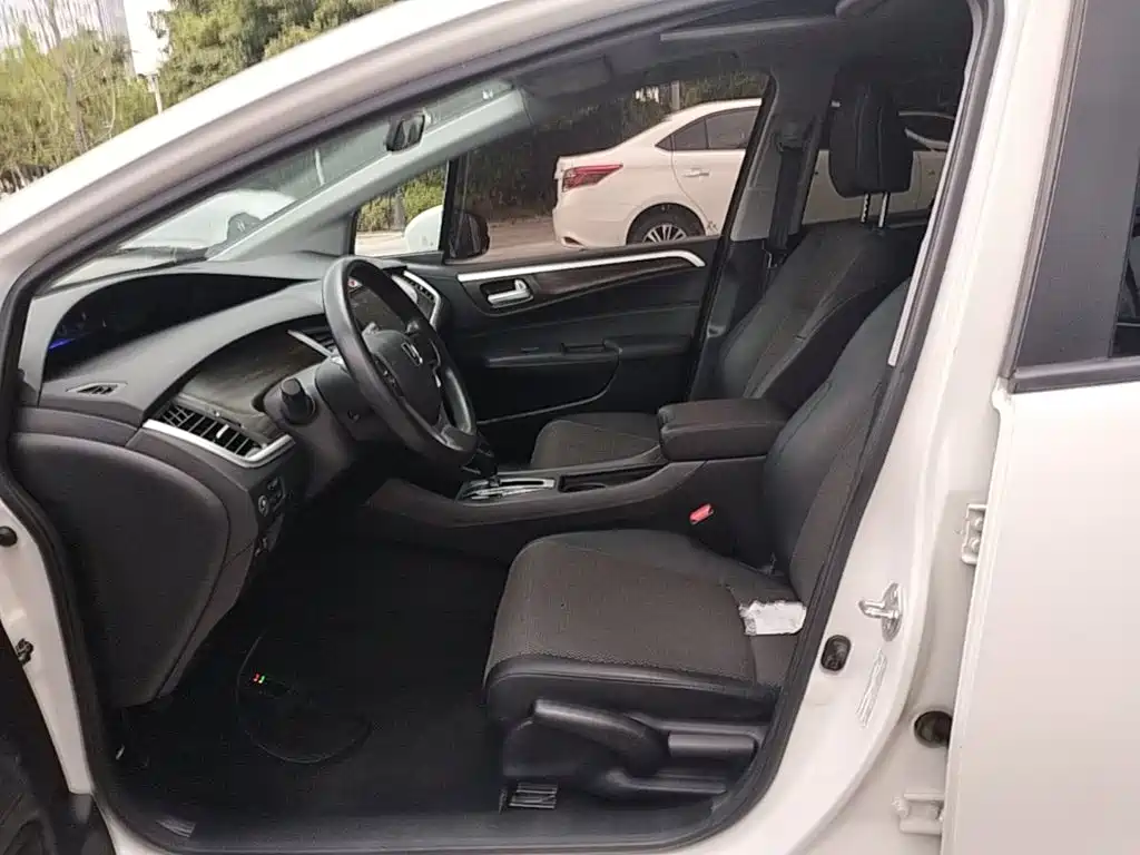 Honda Jade 2018 — фото 15