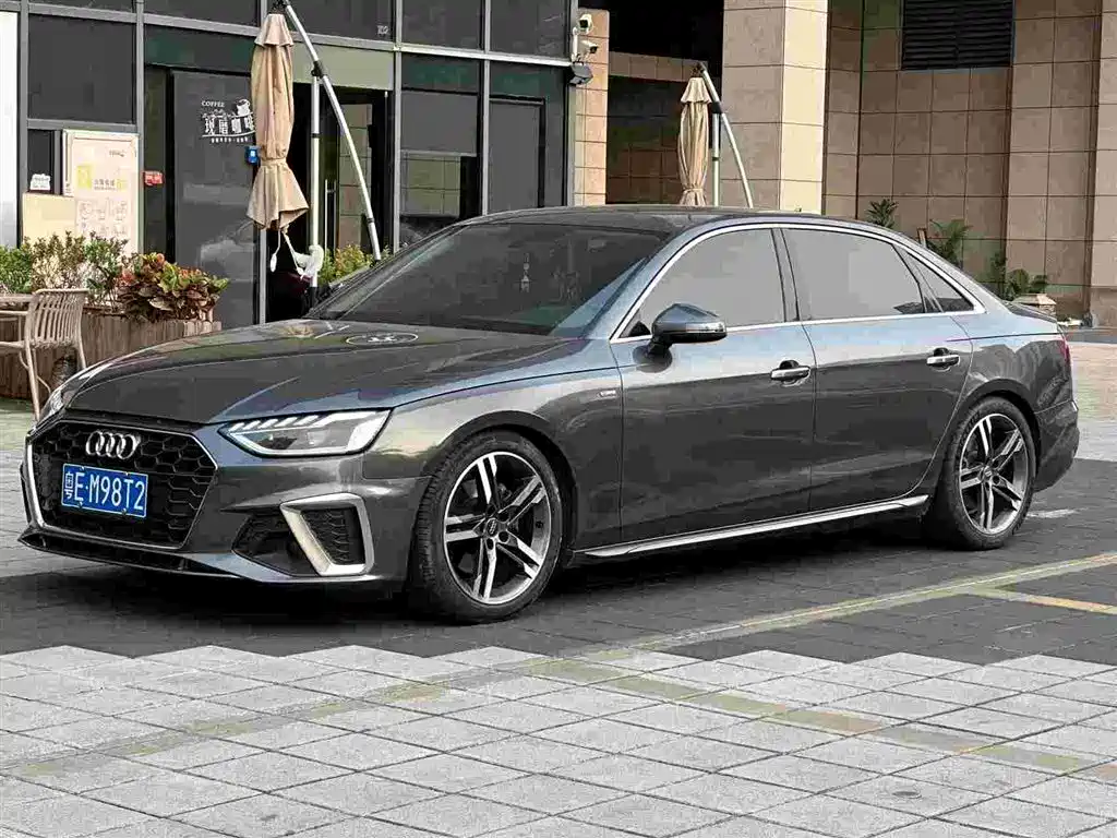 Audi A4L 2021 — фото 1