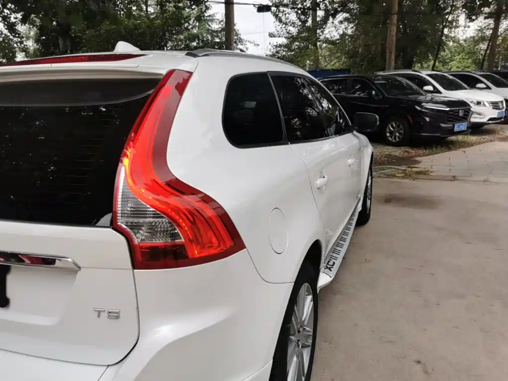 Volvo XC60 2015 — фото 8