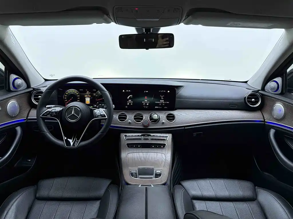 Mercedes-Benz E-Class 2021 — фото 13