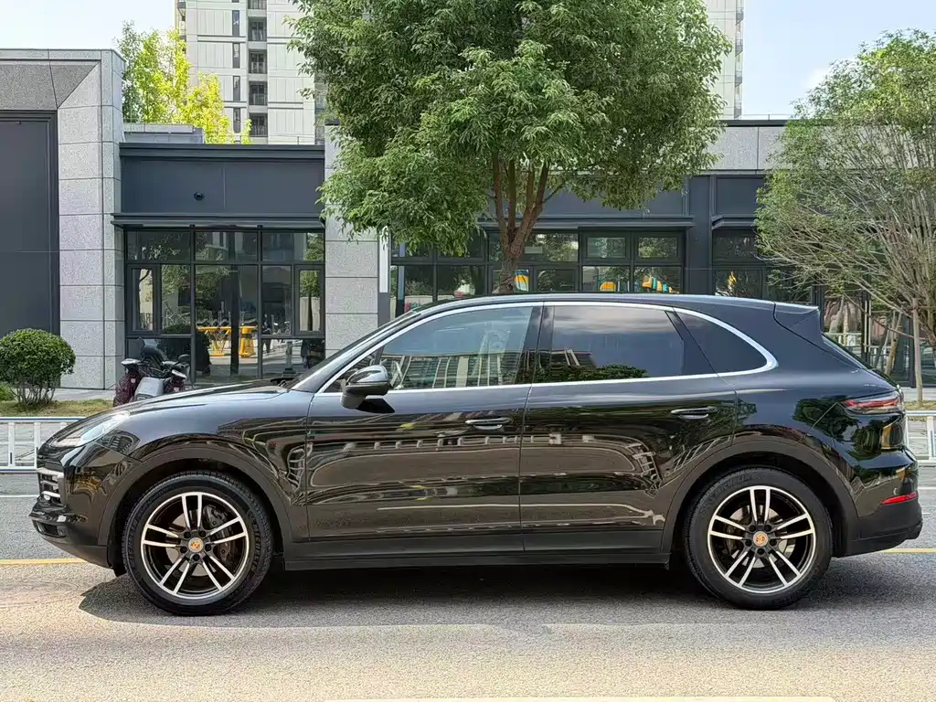 Porsche Cayenne 2018 — фото 7