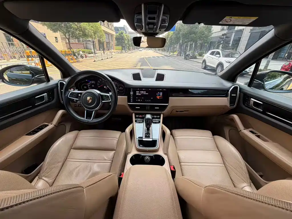 Porsche Cayenne 2018 — фото 15