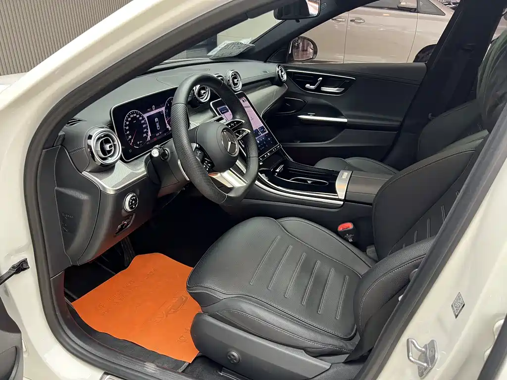 Mercedes-Benz C-Class 2024 — фото 13