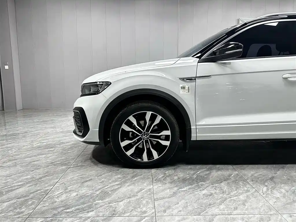 Volkswagen T-Roc 2023 — фото 8