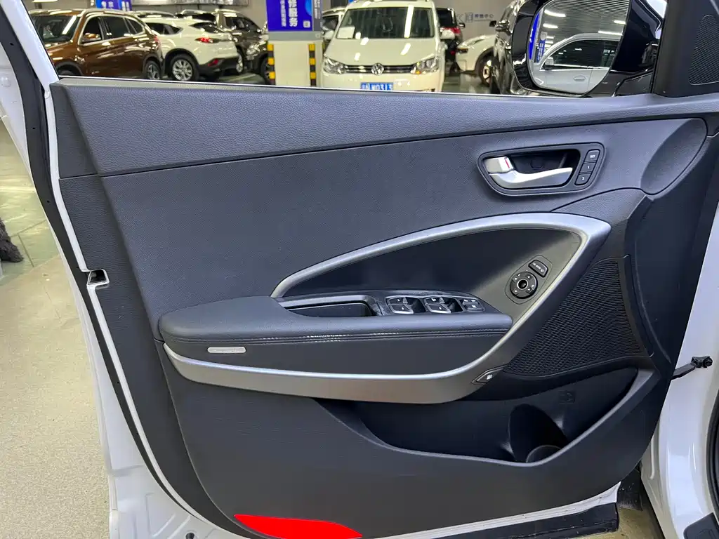 Hyundai Santa Fe 2015 — фото 10