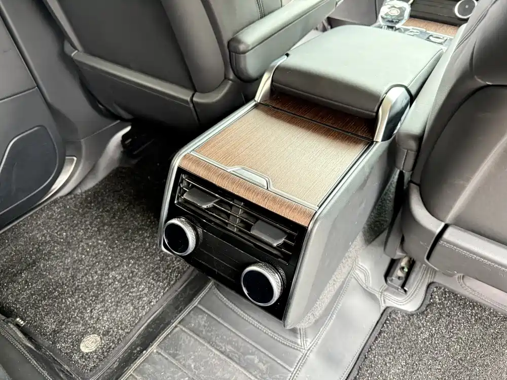 Land Rover Range Rover 2022 — фото 18