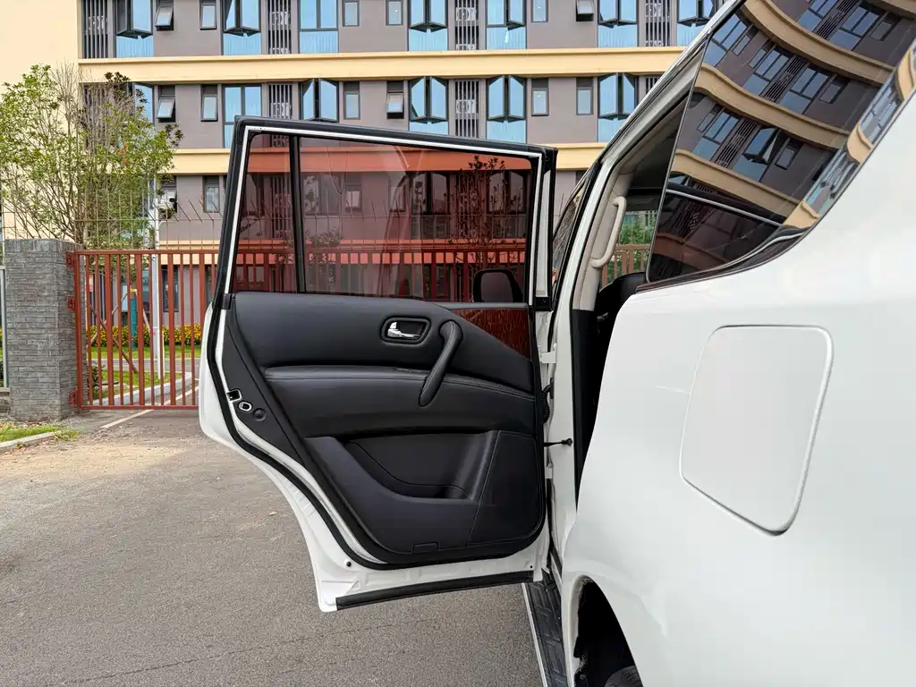 Nissan Patrol 2018 — фото 13