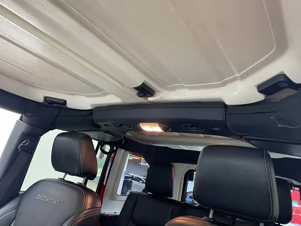 Jeep Wrangler 2017 — фото 16