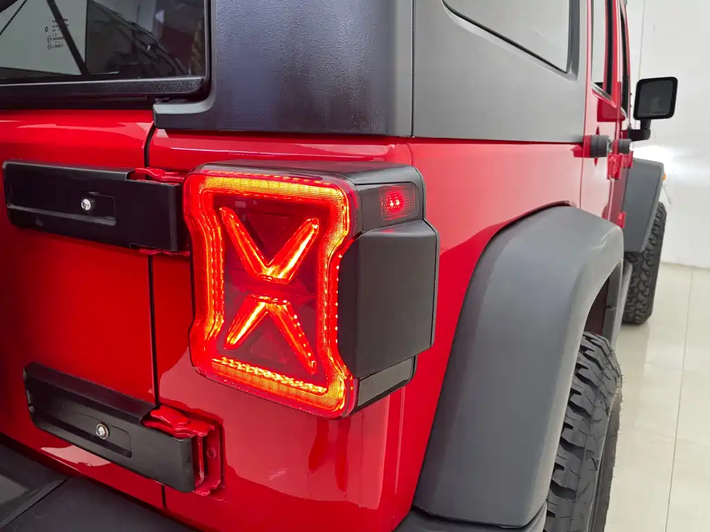 Jeep Wrangler 2017 — фото 21