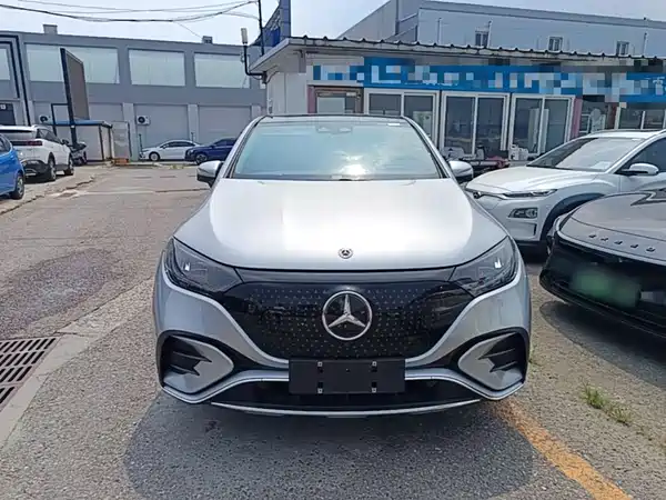 Mercedes-Benz EQE SUV 2024