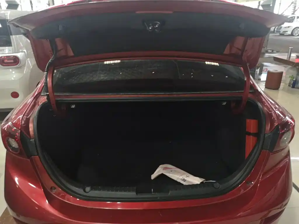 Mazda 3 Axela 2016 — фото 19