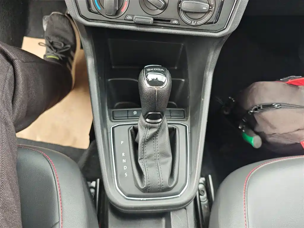 Skoda Rapid Spaceback 2020 — фото 10
