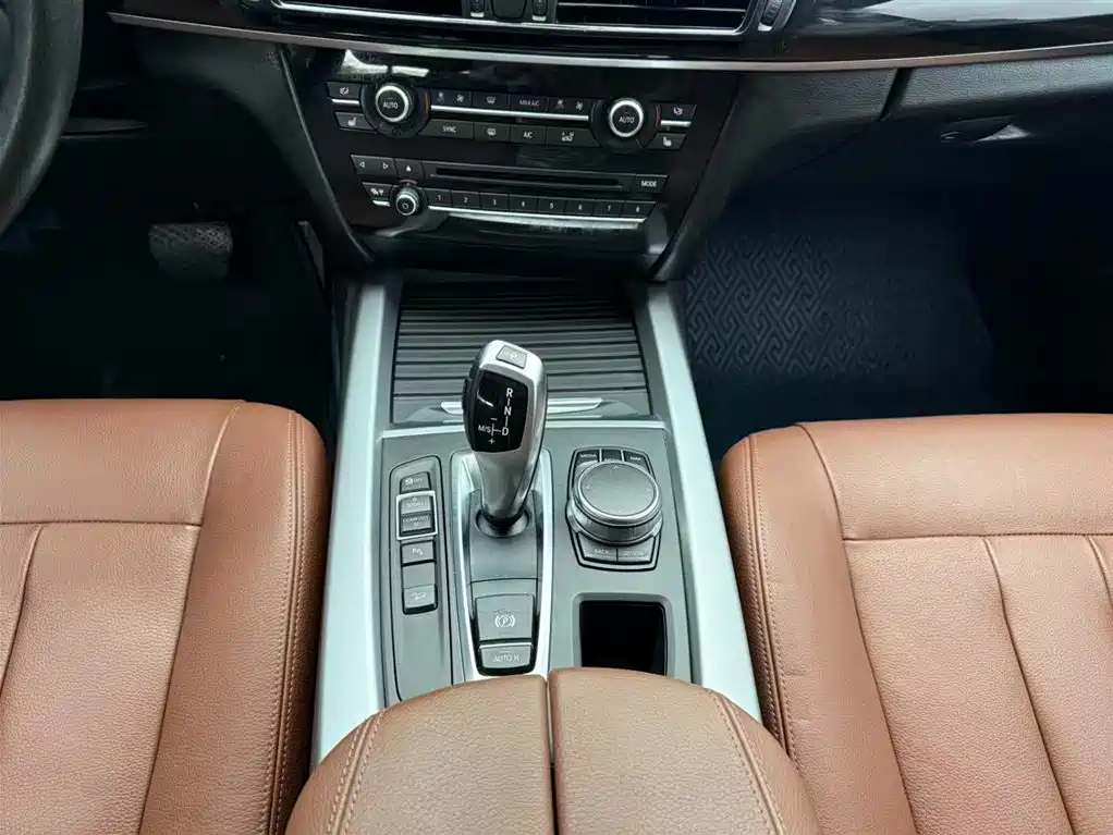 BMW X5 2018 — фото 15