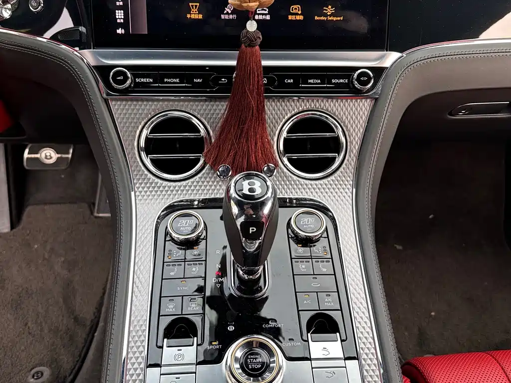 Bentley Continental 2022 — фото 19