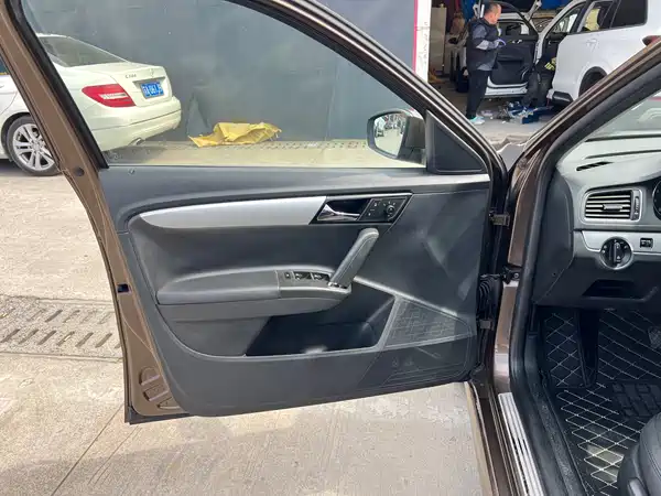 Volkswagen Gran Lavida 2013