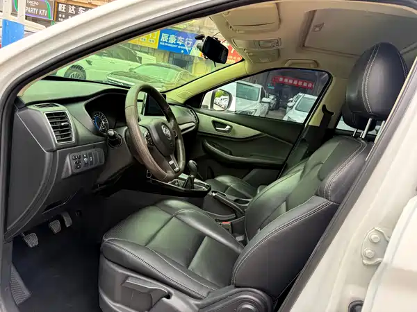 Dongfeng Scenery S560 2018