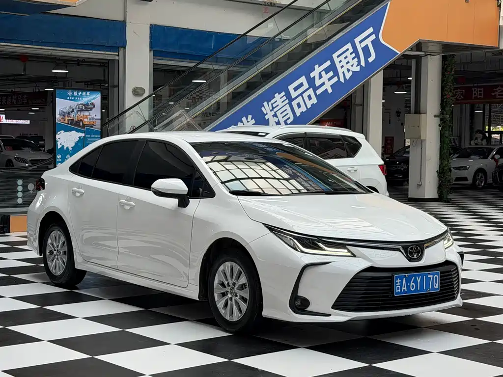 Toyota Corolla 2023 — фото 16