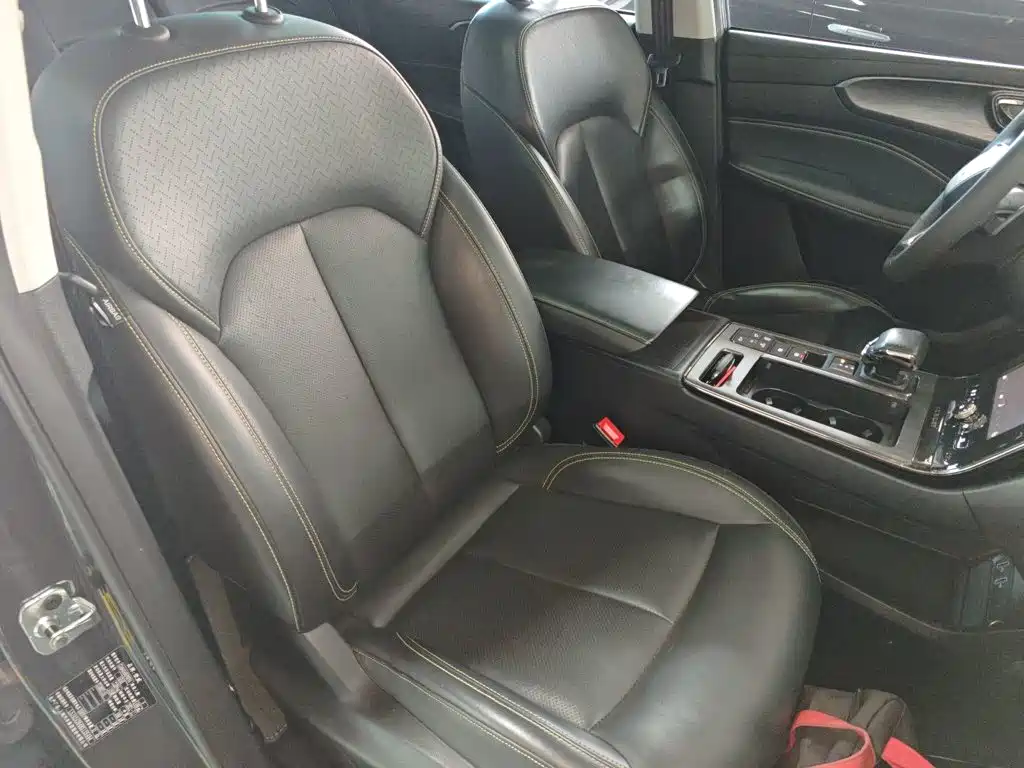 Roewe RX5 New Energy 2021 — фото 20