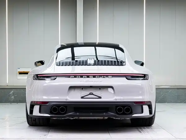 Porsche 911 2023