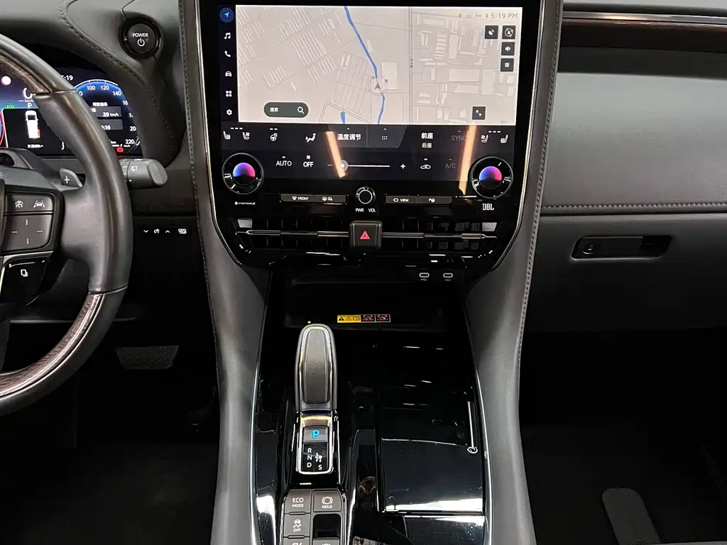 Toyota Vellfire 2023 — фото 16