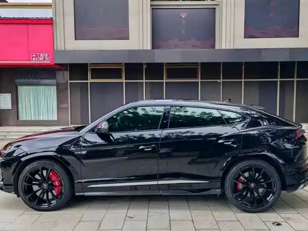 Lamborghini Urus 2021
