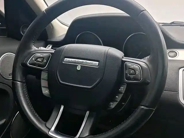 Land Rover Evoque 2015 — фото 15