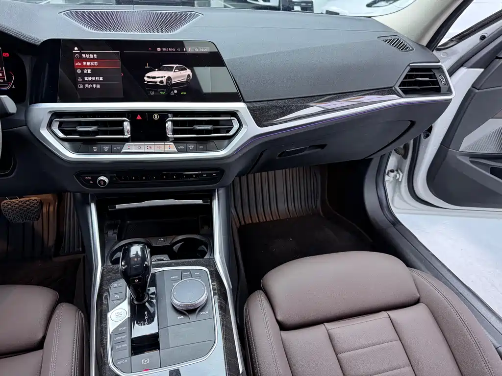 BMW 3 Series 2020 — фото 10