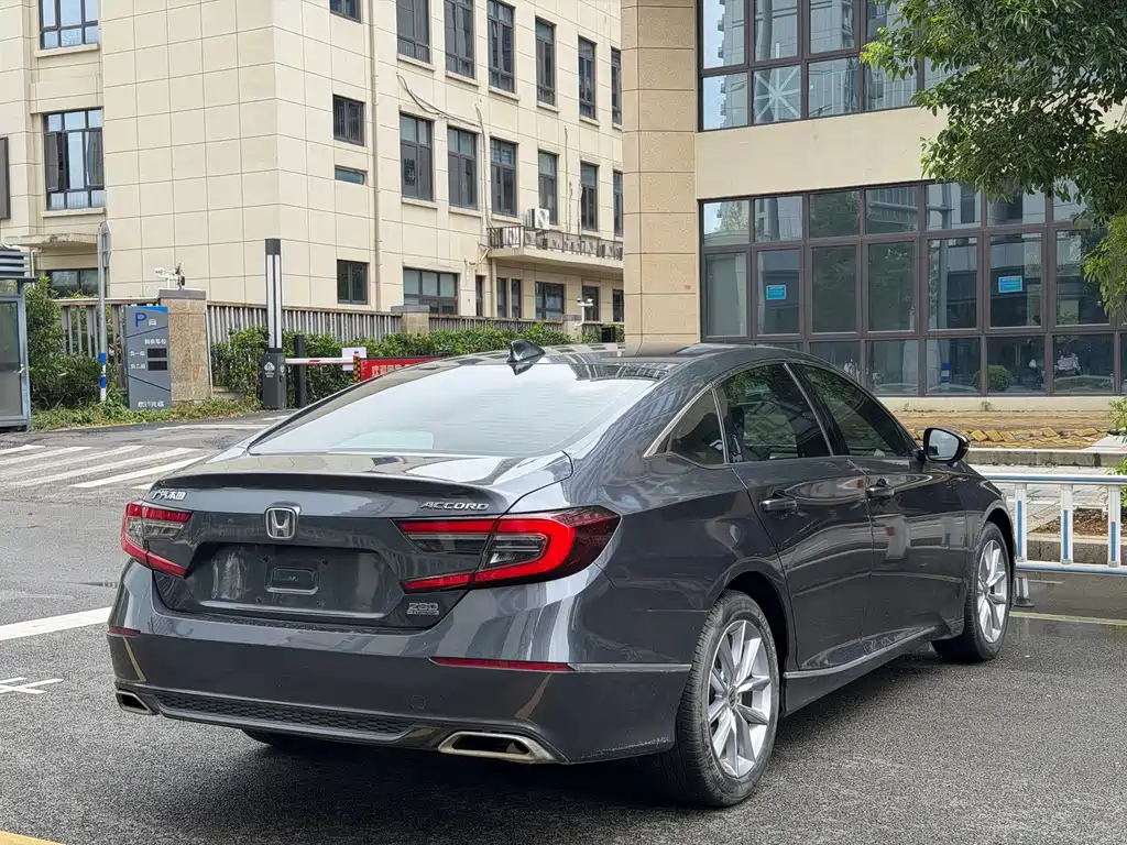 Honda Accord 2022 — фото 13