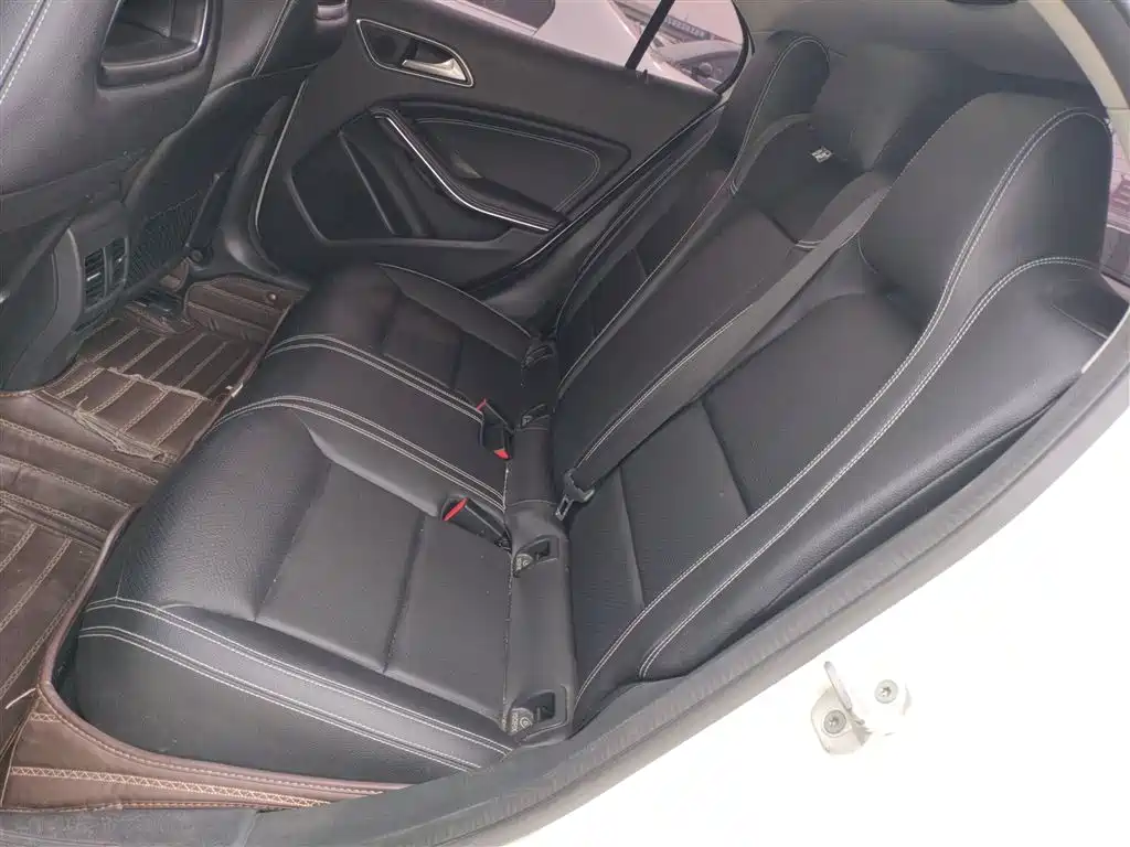 Mercedes-Benz GLA 2018 — фото 17