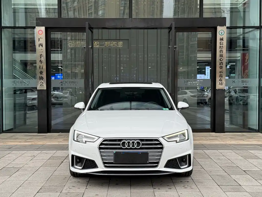 Audi A4L 2018 — фото 2