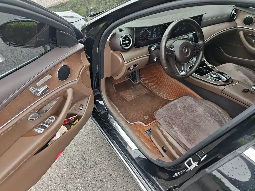 Mercedes-Benz E-Class 2018 — фото 17