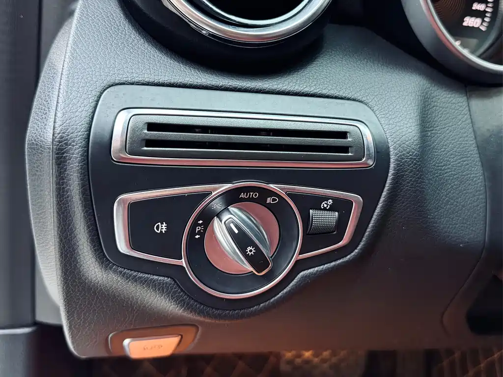 Mercedes-Benz C-Class 2018 — фото 13