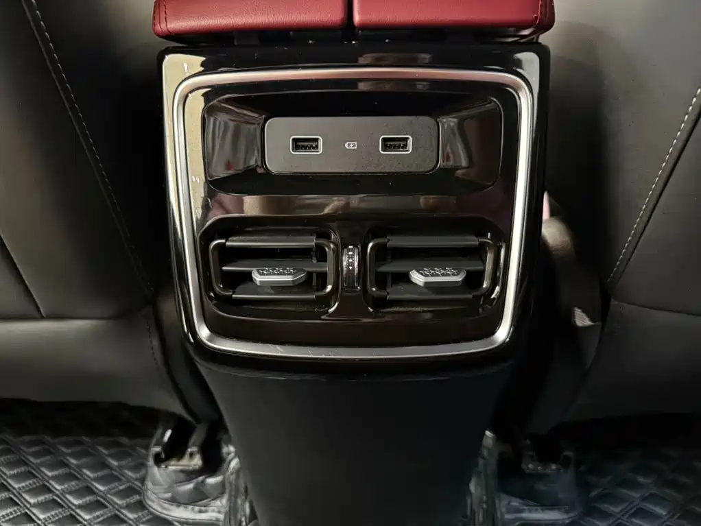 Jetour Jietu X70 PLUS 2024 — фото 19