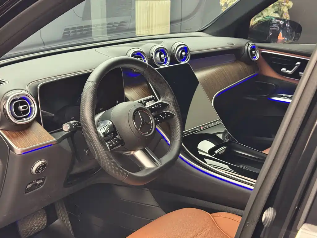 Mercedes-Benz GLC 2025