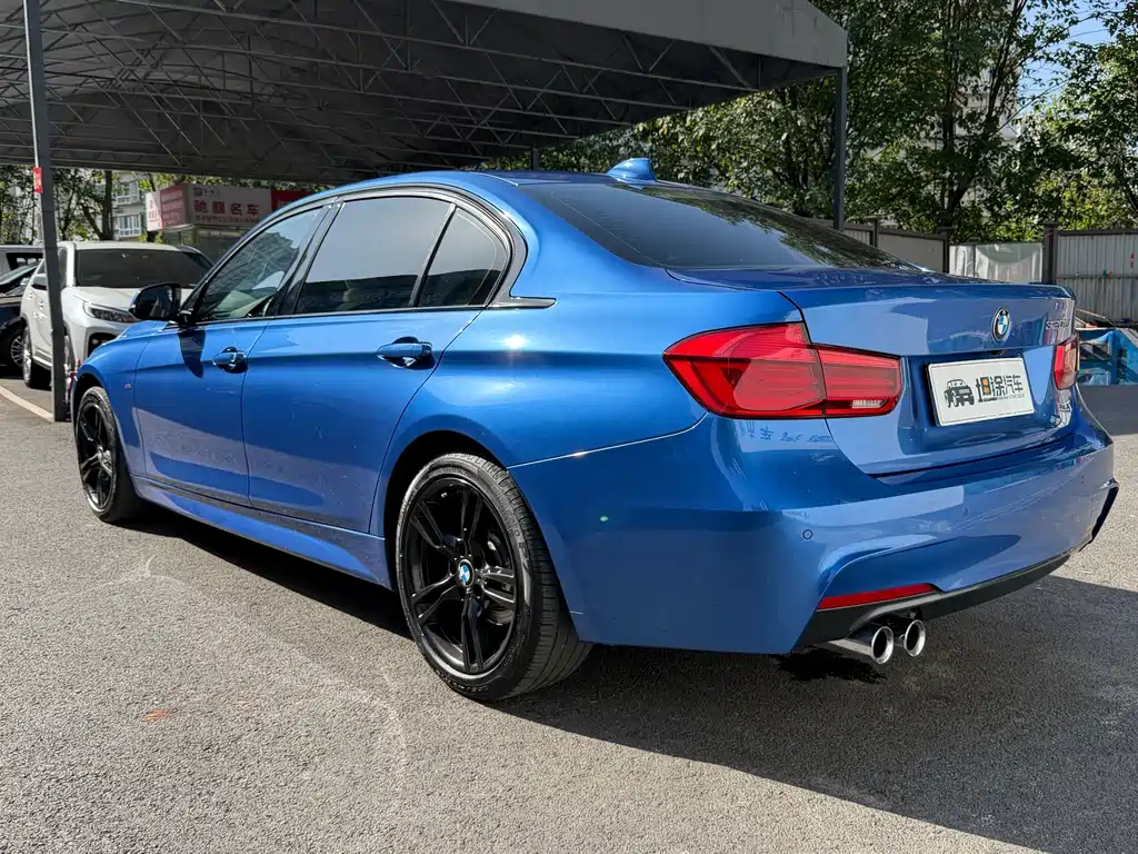 BMW 3 Series 2019 — фото 26