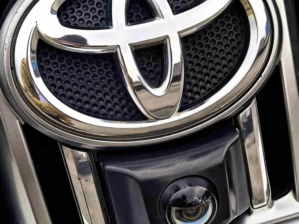 Toyota Prado 2011 — фото 10