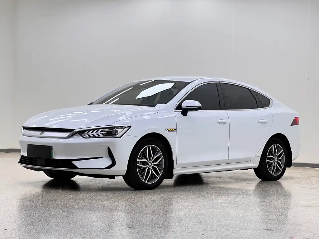 BYD Qin PLUS 2023 — фото 1