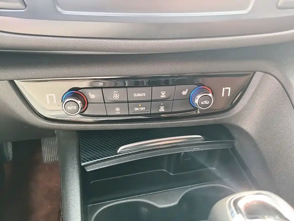 Buick Regal 2020 — фото 13