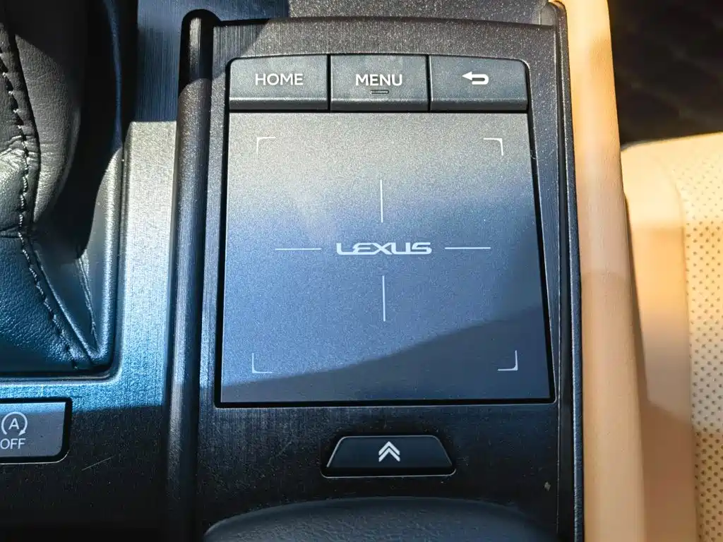 Lexus ES 2022 — фото 17