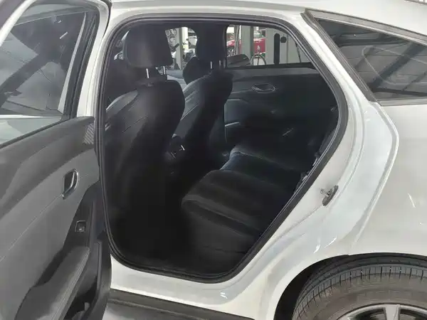BYD Qin L 2026