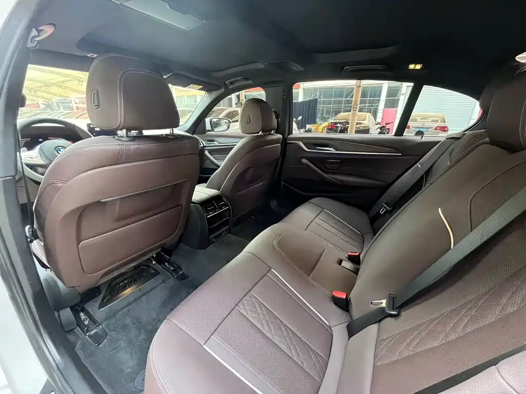 BMW 5 Series 2023