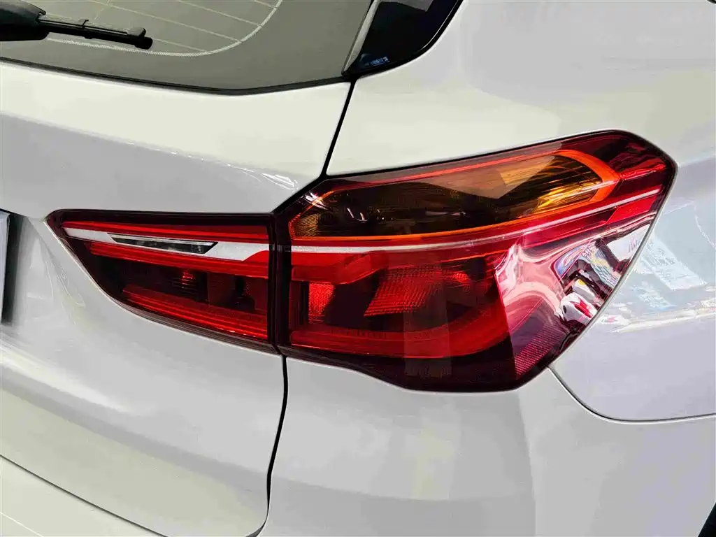BMW X1 2019 — фото 12