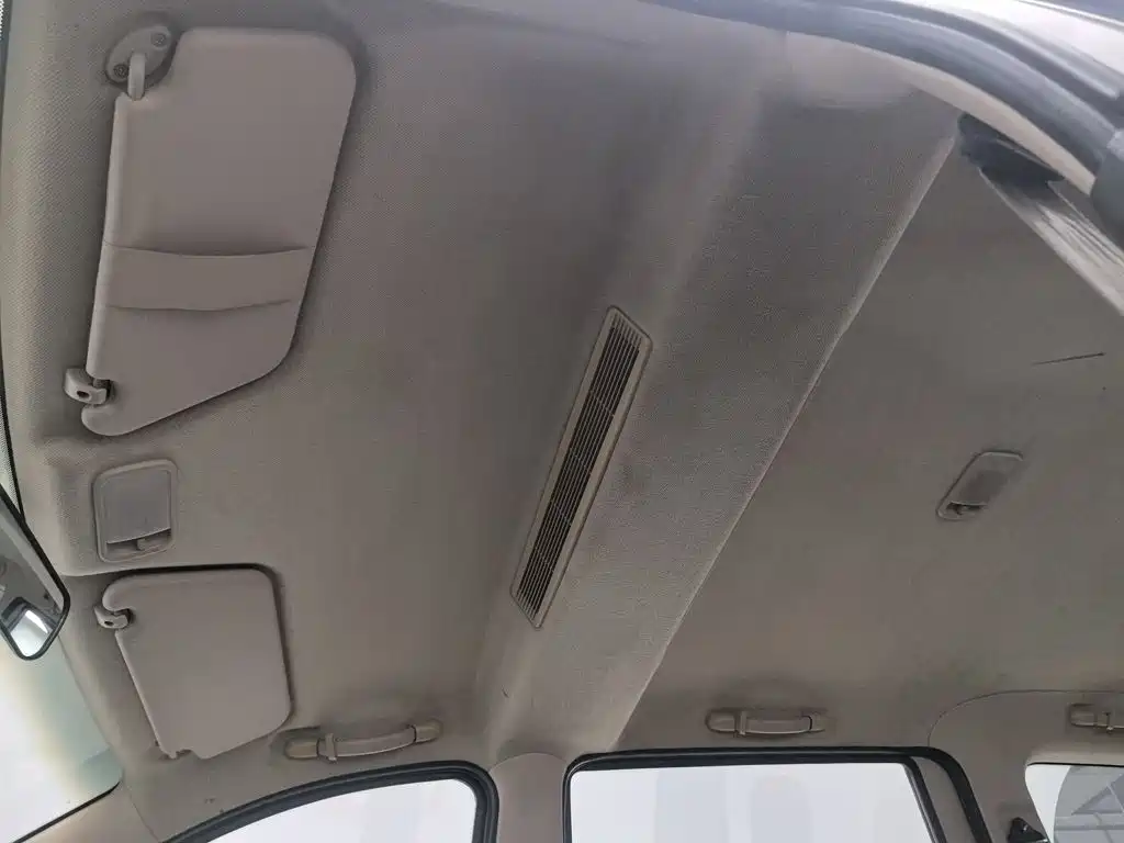 Wuling Hongguang 2015 — фото 14