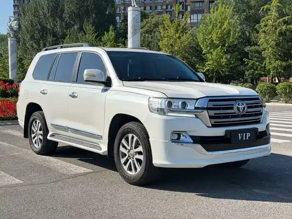 Toyota Land Cruiser 2013