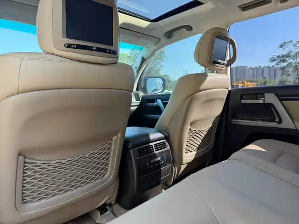 Toyota Land Cruiser 2013