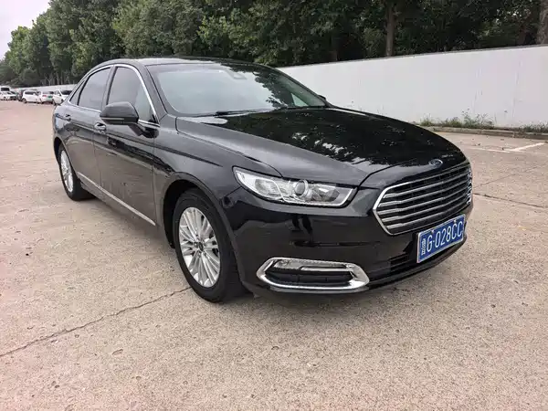 Ford Taurus 2016