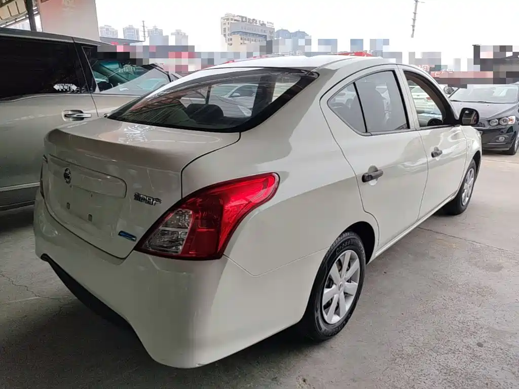 Nissan Sunny 2016 — фото 7