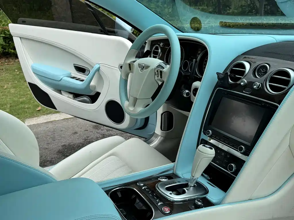 Bentley Continental 2013 — фото 12